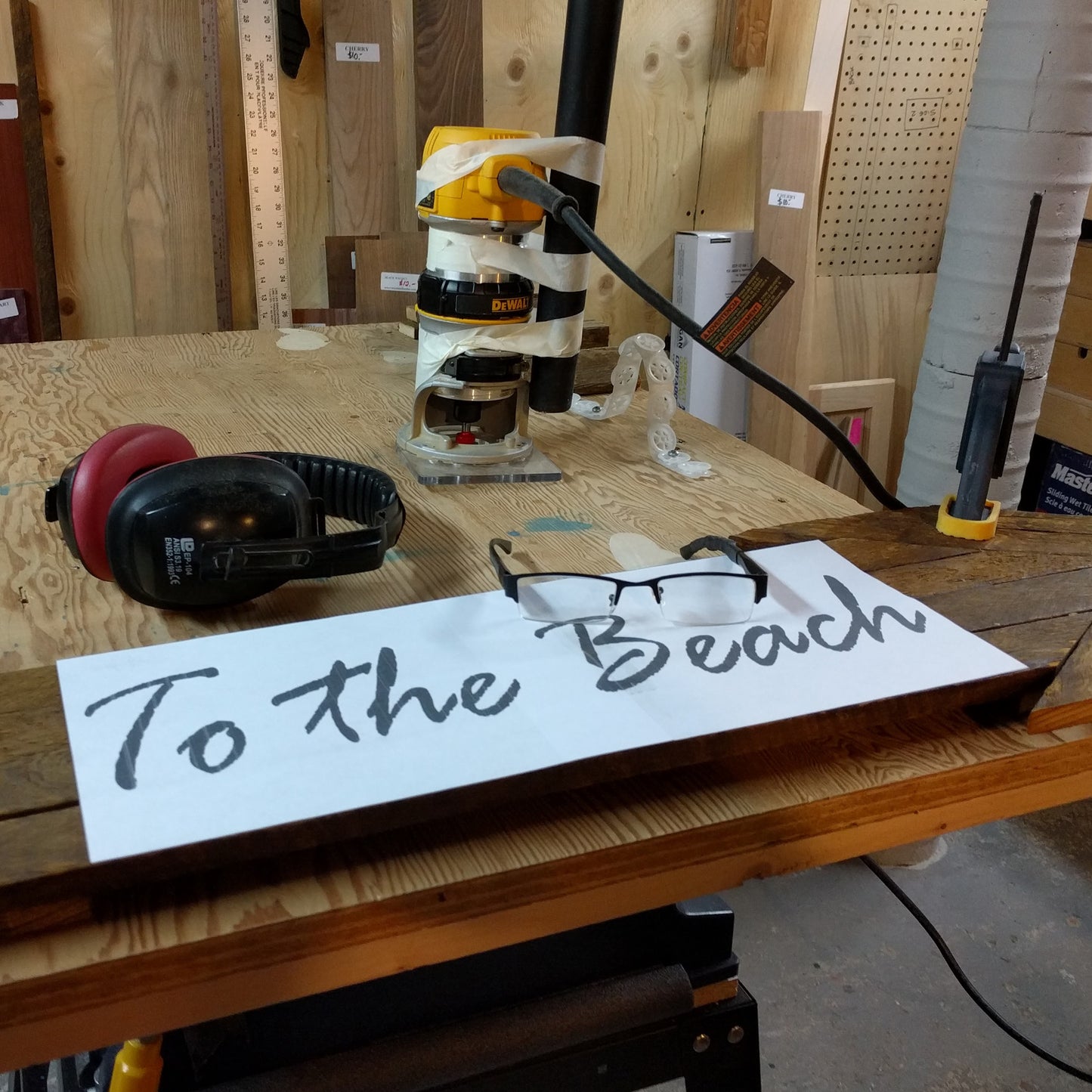 Tobacco Stick - 'To the Beach' Sign