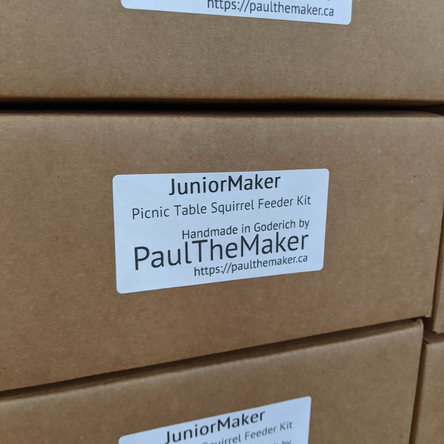 JuniorMaker Picnic Table Squirrel Feeder Kit