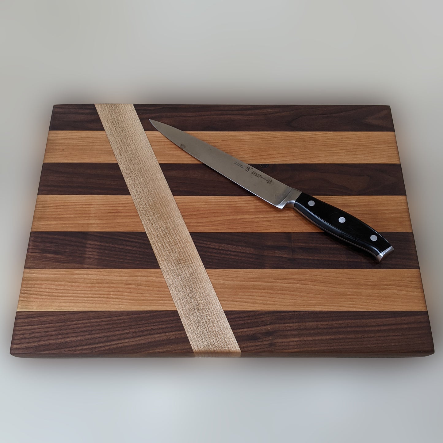 Cutting Board (17" x 12" x 2")