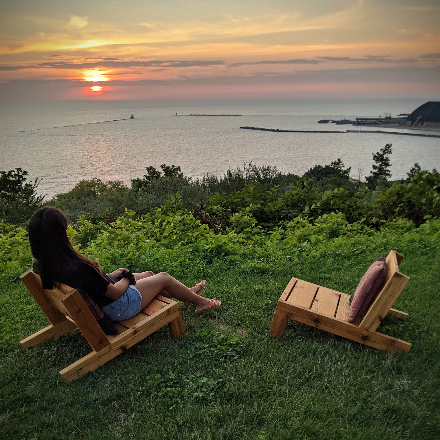 Goderich Sunset Beach Chair and Table Set